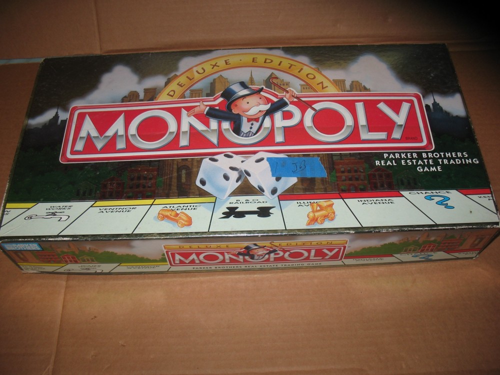 VINTAGE Monopoly Deluxe Edition Parker Brothers 1995 Golden Tokens