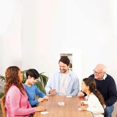 That’S Not a Hat – Fun Bluffing & Memory Party Game for All Ages Components