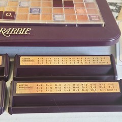1999 Scrabble Deluxe Rotating Turntable Edition w/Maroon Tiles **COMPLETE**