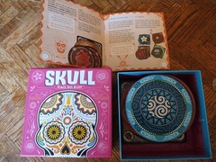 Space Cowboys Skull Strategy Board Game Complete Ages 10+ 3 Players 2021