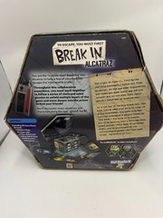 Break In Alcatraz Play Monster board game new sealed Free Ship
