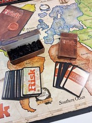 Risk The Game of Strategic Conquest Board Game – 100% Complete in VG Condition