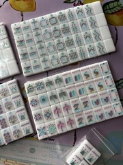 American Mahjong Game Set, 160 White Mahjong Tiles with Pastel Pewter Engraving