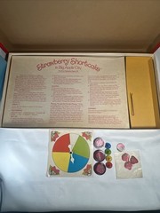 Vintage 1981 Parker Brothers Strawberry Shortcake in Big Apple City Board Game