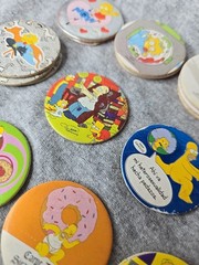 The Simpsons Pickers Lot Of 102 Pogs Tazos Magic Box 2005 Espanol / Ingles