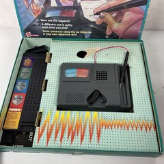 Vintage The Original Lie Detector Game 1987 Pressman Mattel Read