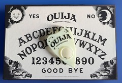 Ouija Board Glow in the Dark Mystifying Oracle Game Parker Brothers 1998 CIB
