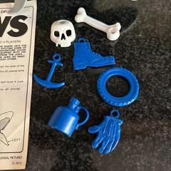 Vtg Jaws 1975 Game by Ideal Toy – Shark, Manual, 7 Pieces Universal Movie Retro*