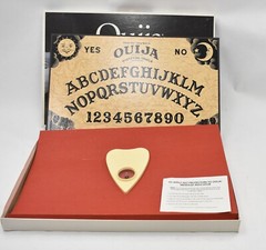 Ouija 100% Complete Mystifying Oracle Parker Brothers 1992