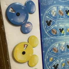 PICTOPIA Disney Edition Picture Trivia Betting Bluffing Family Board Game