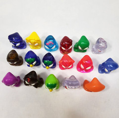 Gogos Crazy Bones Aliens Lot of 17 Vintage Glow In The Dark Glowing Eyes Go Go