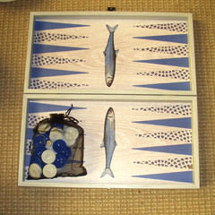 New with Tag Manopoulos Backgammon Set with Fish – 18 1/2″ x 19 3/4″