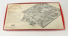 Vintage 1981 Strawberry Shortcake Big Apple City Game by Parker Bothers, NICE