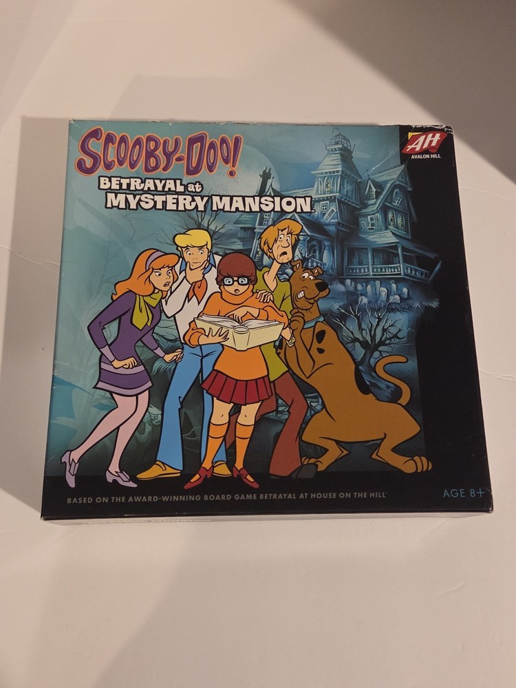 Avalon Hill Scooby-Doo Betrayal at Mystery Mansion Board Game Complete Family
