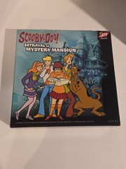 Avalon Hill Scooby-Doo Betrayal at Mystery Mansion Board Game Complete Family