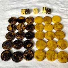 30pc Vtg Bakelite Backgammon Set Chocolate Butterscotch Swirl Tested Round Edges