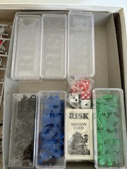 RISK VINTAGE 1998 BOARD GAME Parker Brothers WORLD DOMINATION