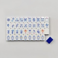 Luxury American Mahjong Set 160 Engraved Acrylic Tiles Blue White Porcelain