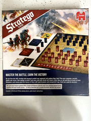 Stratego Classic Board Game BRAND NEW