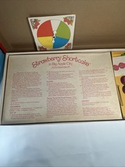 Vintage 1981 Parker Brothers Strawberry Shortcake in Big Apple City Board Game
