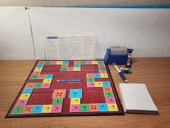 BOARD GAME PICTIONARY 2000 EDITION Game Cards With Plastic Deck Holder & Board