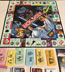 2005 Star Wars Monopoly Saga Edition in Great Condition 95% Complete