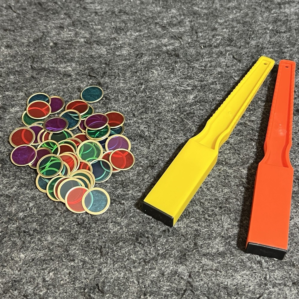 Vtg Magnetic Bingo Wand & Chip Markers Use on paper, sheets, cards Multicolored