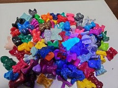Lot of 100 Random Gogos Crazy Bones ALL gogo’s Lots Of Variety. Lot 4.9.2