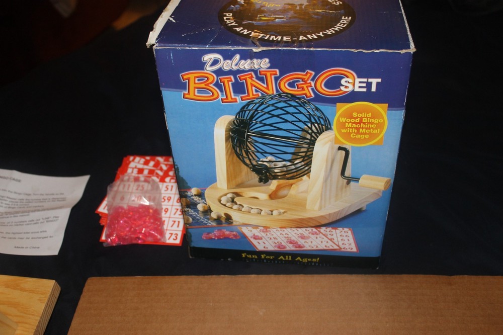 DELUXE BINGO SET – FUN FOR ALL AGES ~ FREE SHIPPING