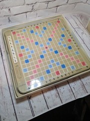 Scrabble Deluxe Edition 1989 Rotating Turntable COMPLETE #4034 Mahogany Tiles
