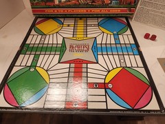 Vintage ” PA-CHIZ-SI” Board Game The Game of India Transogram Family Game