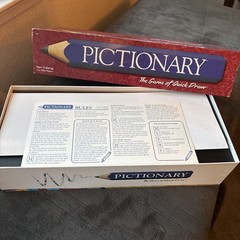 Pictionary The Game of Quick Draw Hasbro 2000 NIB Get Together Games-Mint cond.