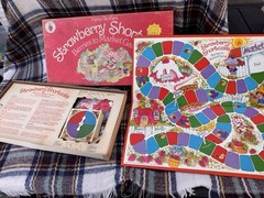Parker Brothers Strawberry Shortcake Berries to Market Board Game 1979 VINTAGE