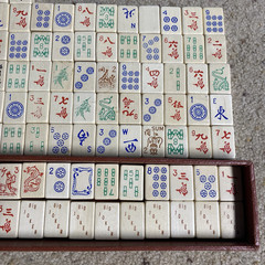 Vintage Mahjong Set 159 Wood Tiles 5 Plastic Racks Chips Hands Sheets Case