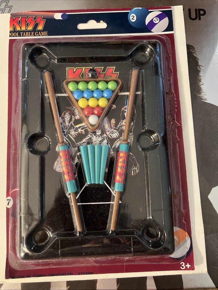 Kiss Table Pool Game