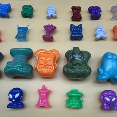 Vintage 1996 Gogo’s Crazy Bones Metal Lunchbox With Bones & Stickers Aliens