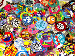 Pogs!!• 100 Pogs & 2 Plastic Slammers!• FREE SHIPPING!• See Pics & Description!•