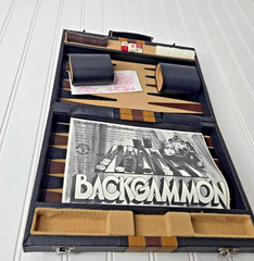 Vintage 1973 Pacific Game Company Travel Backgammon Set w/Directions 15″ x 10.5″