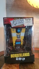 Yahtzee Borderlands Clap Trap Collectible Toy Figure Game CL4P-TP