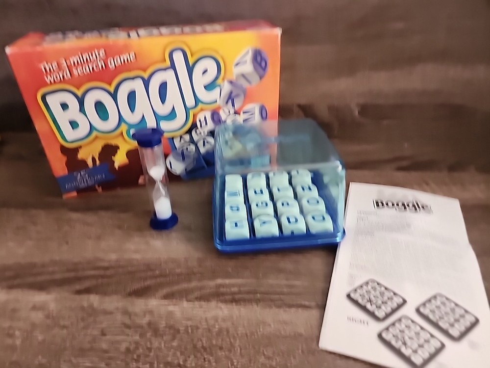 Parker Brothers BOGGLE Game For 2+ Players Ages 8~Adult – Used