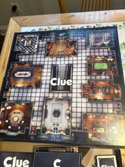 Clue Classic Mystery Board Game Hasbro 2023 Edition 8+ – Completege ,Box Damage