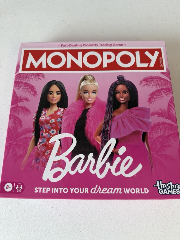 Monopoly Barbie Edition Board Game New Sealed DreamWorld Collector Free Shipping