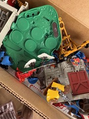 Vintage Weapons and Warriors Castle Siege Game 1995 #9705 PRESSMAN INCOMPLETE