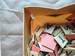 ~ 1973 Vintage Play Letters 10 Word Game 400 Large Letters E.E. Fairchild Corp ~