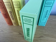 Vintage Linen Bookshelf Game 5 Pack with Guess Who WS Game Company Open Box