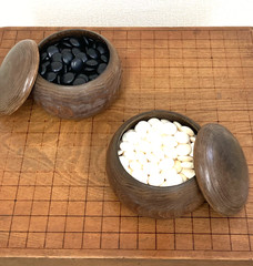 Japanese Vintage Goban Go Board Set with Legs Igo Stones Complete Antique Japan