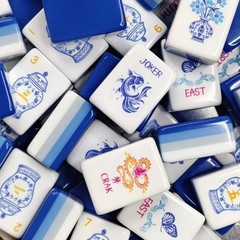 Luxury American Mahjong Set 160 Engraved Acrylic Tiles Blue White Porcelain