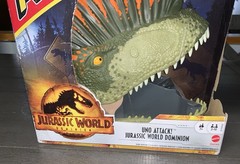 B3 NEW UNO ATTACK JURASSIC WORLD DOMINATION CARD GAME DAMAGED BOX FAMILY NIGHT
