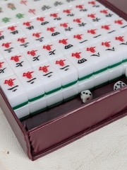 Vintage Mahjong Travel Set 144 Multicolored Tiles 2 Dice & Case