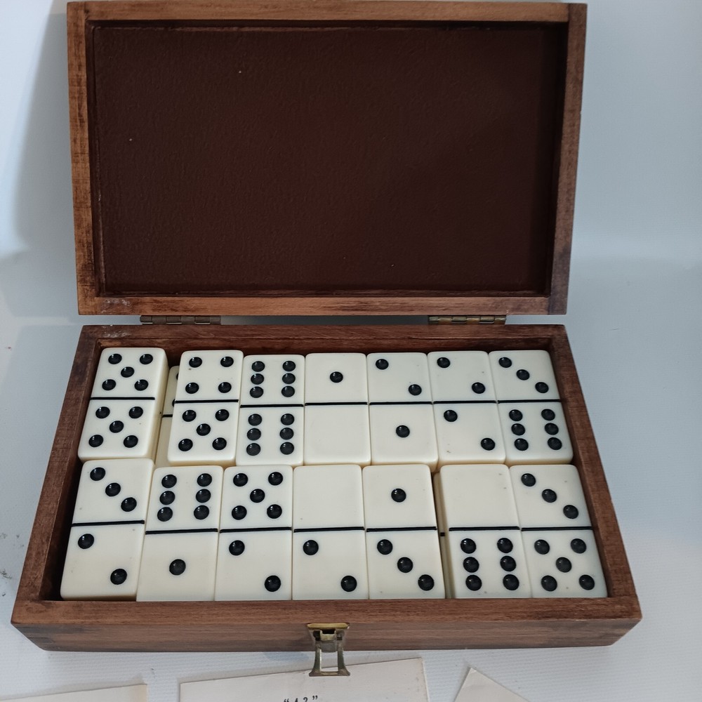 Vintage 28 Piece Domino Set In Walnut Wood Box Pacific Game Company With Papers